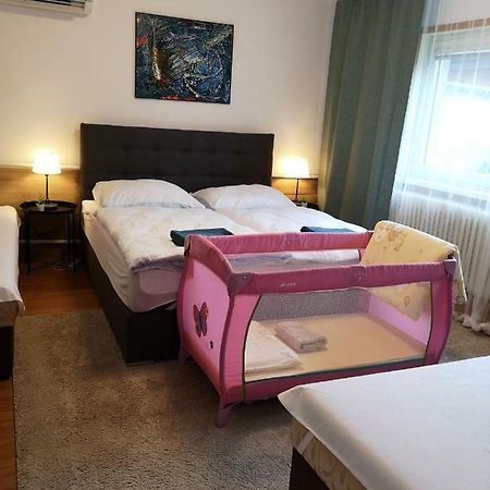 Apartmany Centro & Jacuzzi Piestany Bagian luar foto