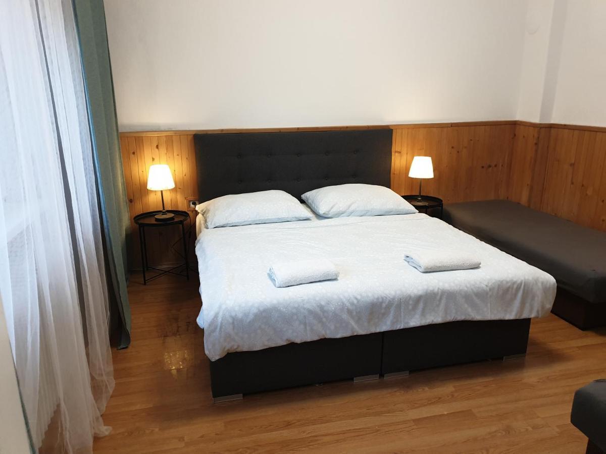 Apartmany Centro & Jacuzzi Piestany Bagian luar foto