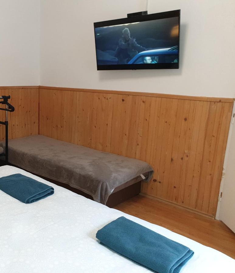 Apartmany Centro & Jacuzzi Piestany Bagian luar foto