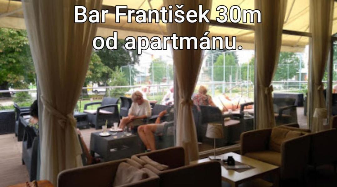 Apartmany Centro & Jacuzzi Piestany Bagian luar foto