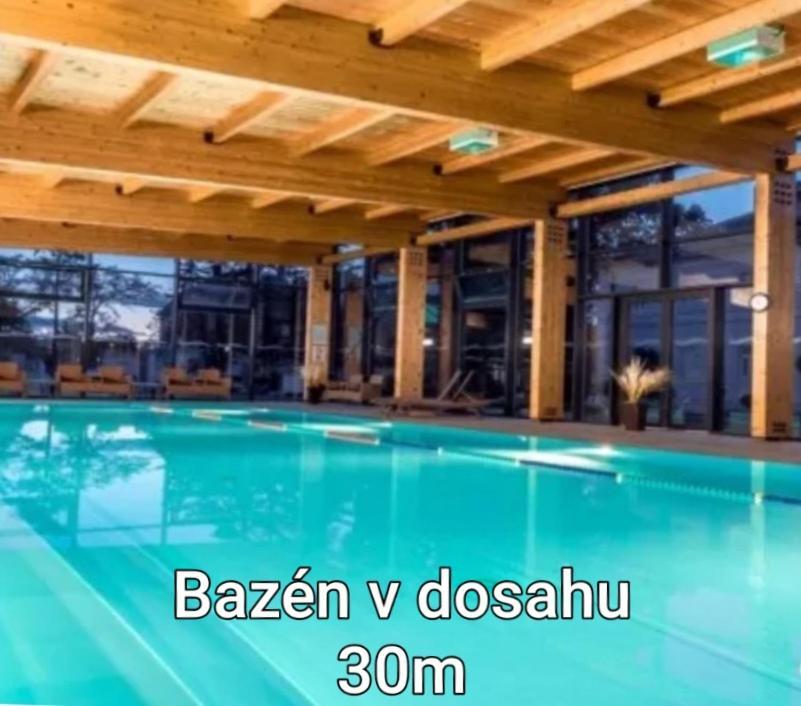 Apartmany Centro & Jacuzzi Piestany Bagian luar foto
