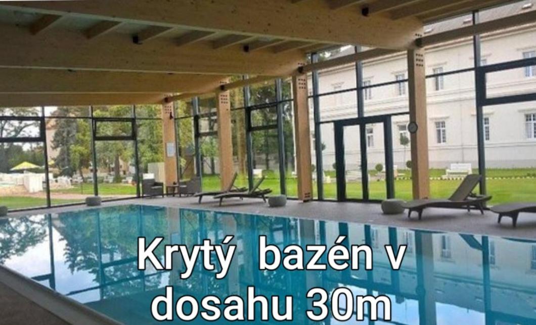 Apartmany Centro & Jacuzzi Piestany Bagian luar foto