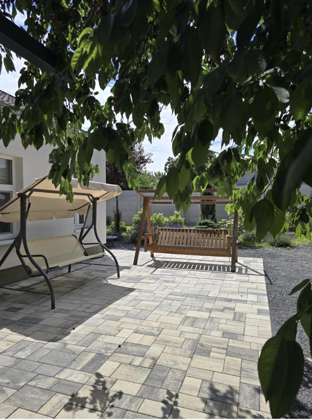 Apartmany Centro & Jacuzzi Piestany Bagian luar foto