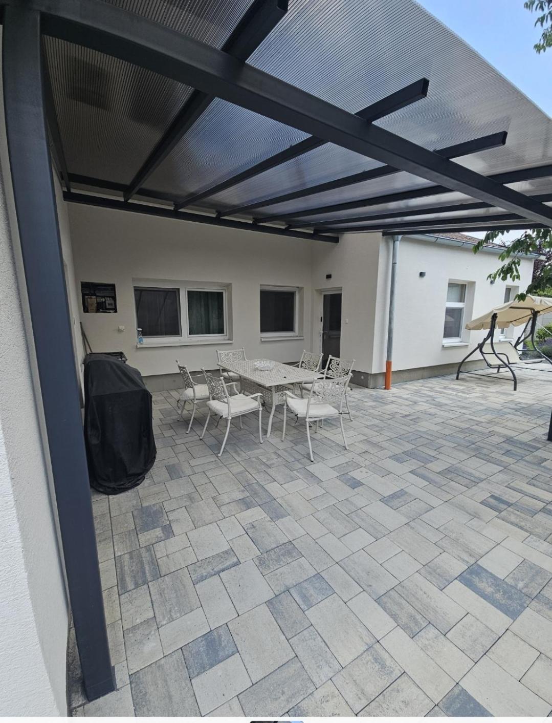 Apartmany Centro & Jacuzzi Piestany Bagian luar foto