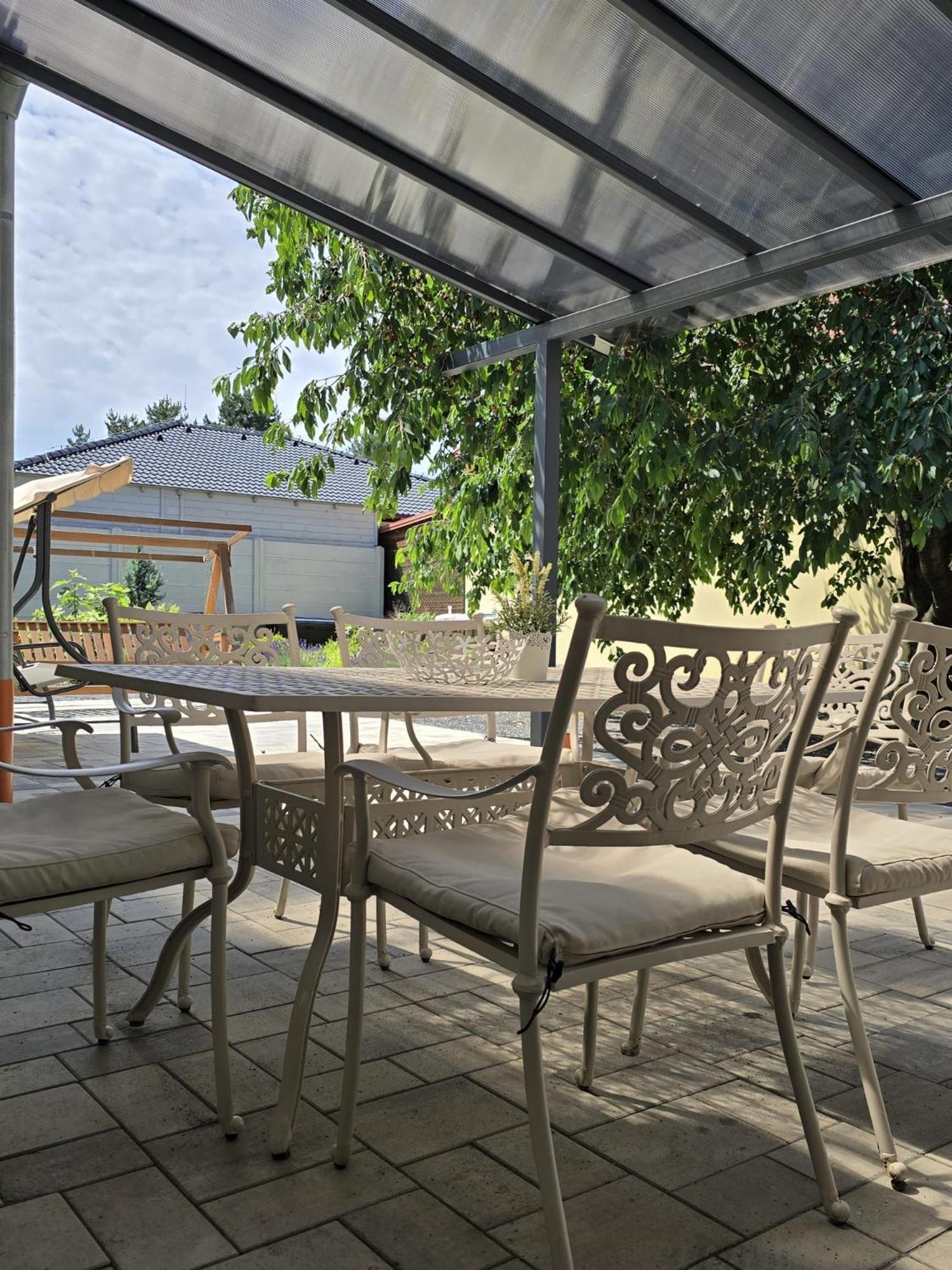 Apartmany Centro & Jacuzzi Piestany Bagian luar foto