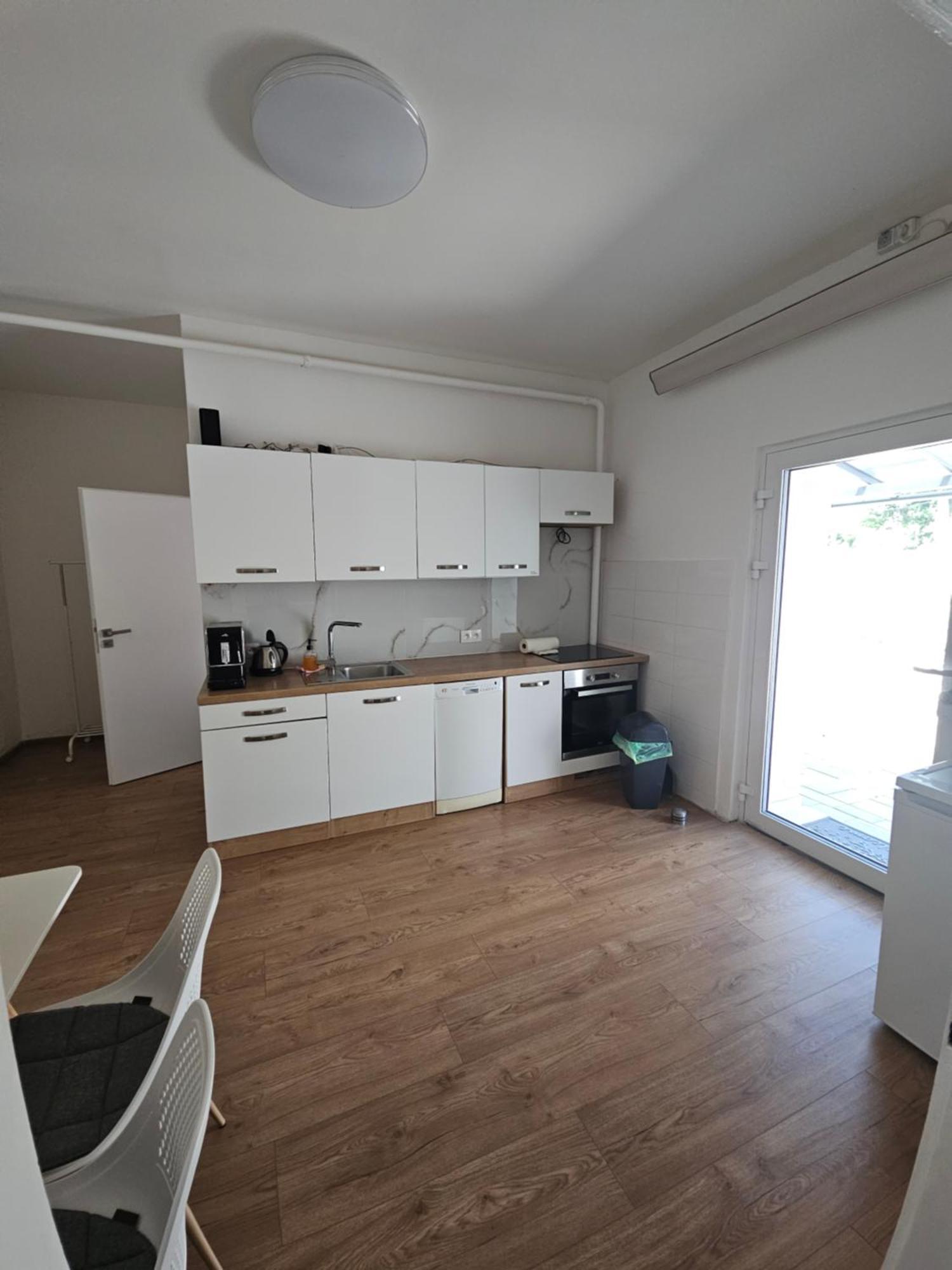 Apartmany Centro & Jacuzzi Piestany Bagian luar foto
