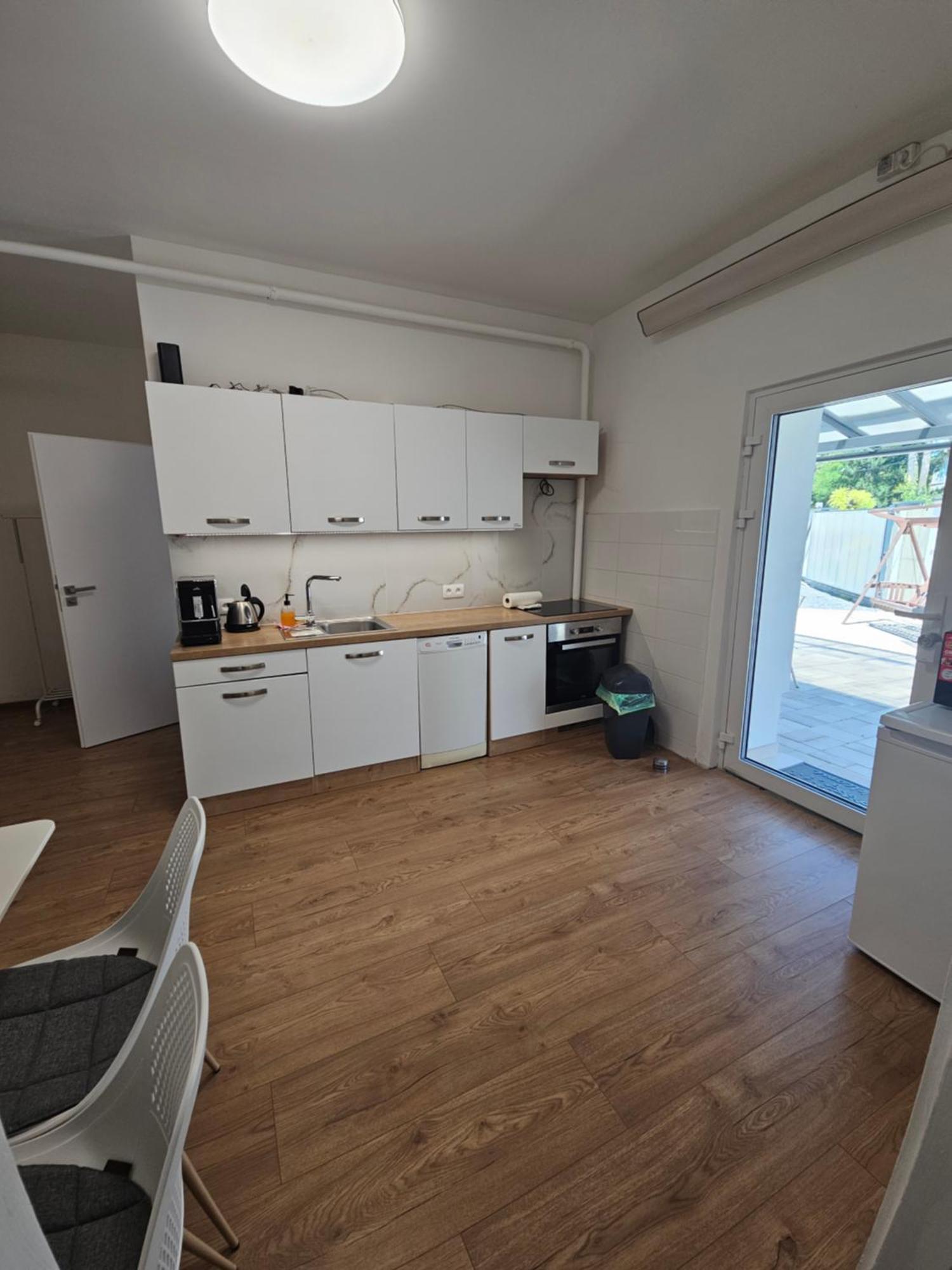 Apartmany Centro & Jacuzzi Piestany Bagian luar foto