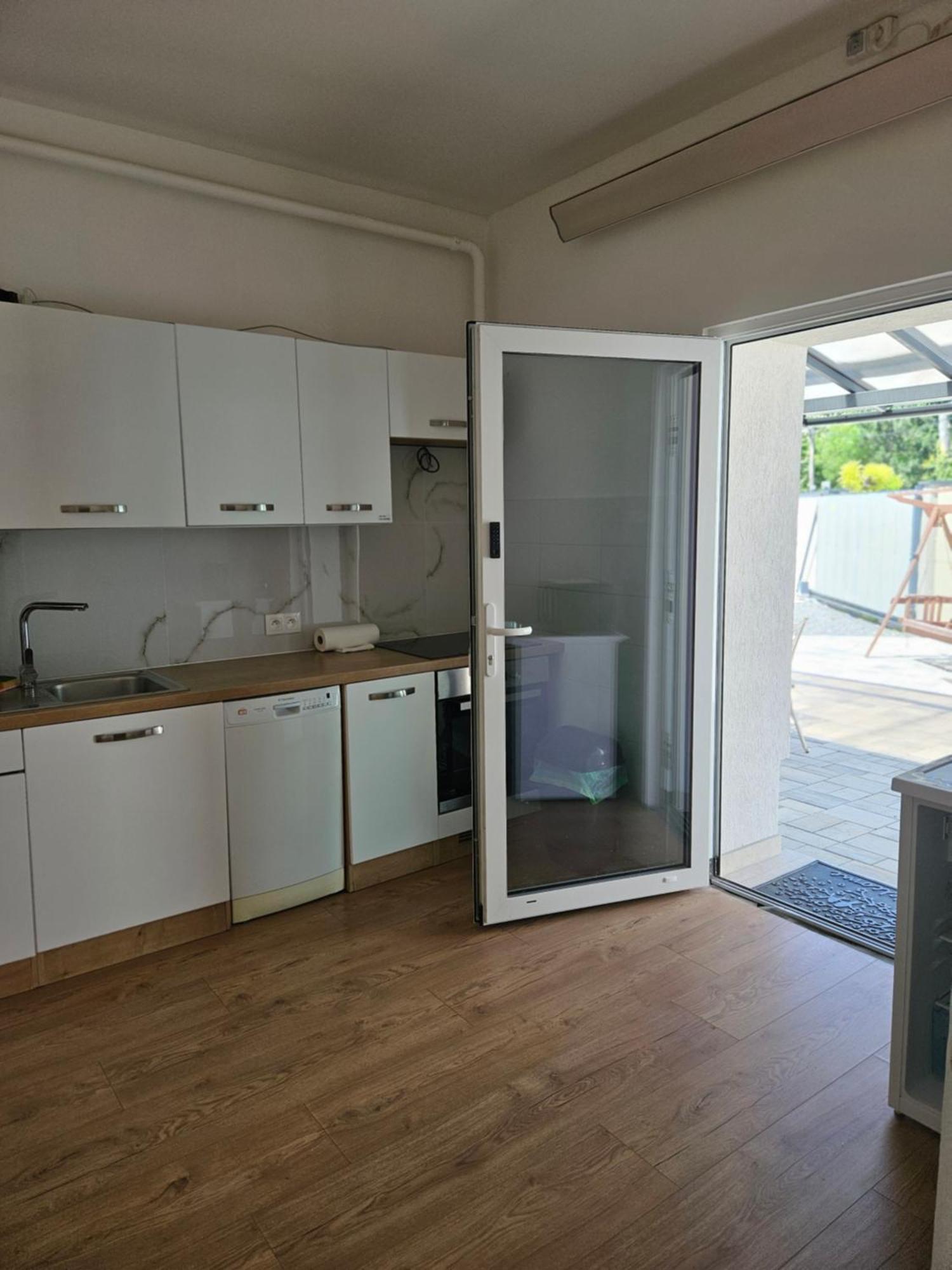 Apartmany Centro & Jacuzzi Piestany Bagian luar foto
